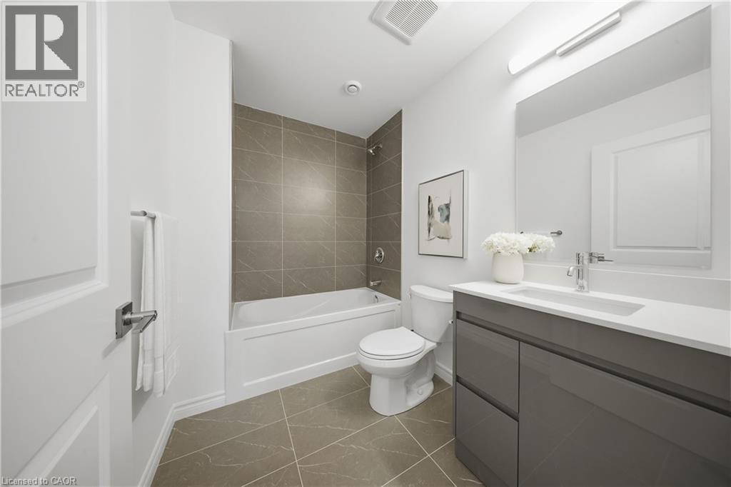 2 Slessor Boulevard Unit# 10, Grimsby, ON - Indoor Photo Showing Bathroom