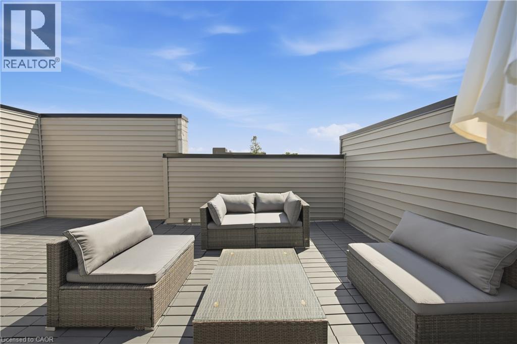 2 Slessor Boulevard Unit# 10, Grimsby, ON - Outdoor With Deck Patio Veranda With Exterior