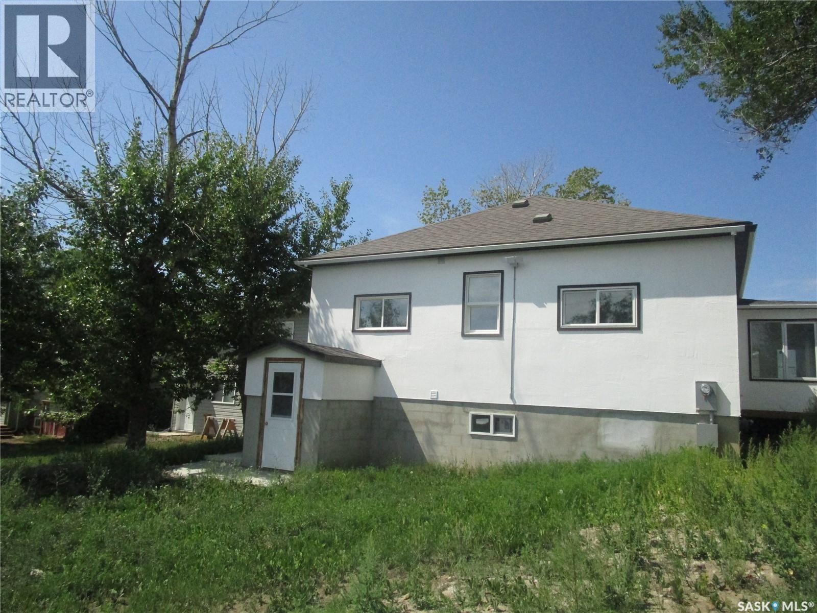 2011 1St Street S, Rockglen, SK - Outdoor