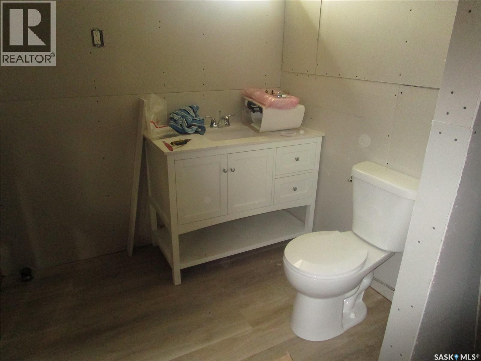 2011 1St Street S, Rockglen, SK - Indoor Photo Showing Bathroom