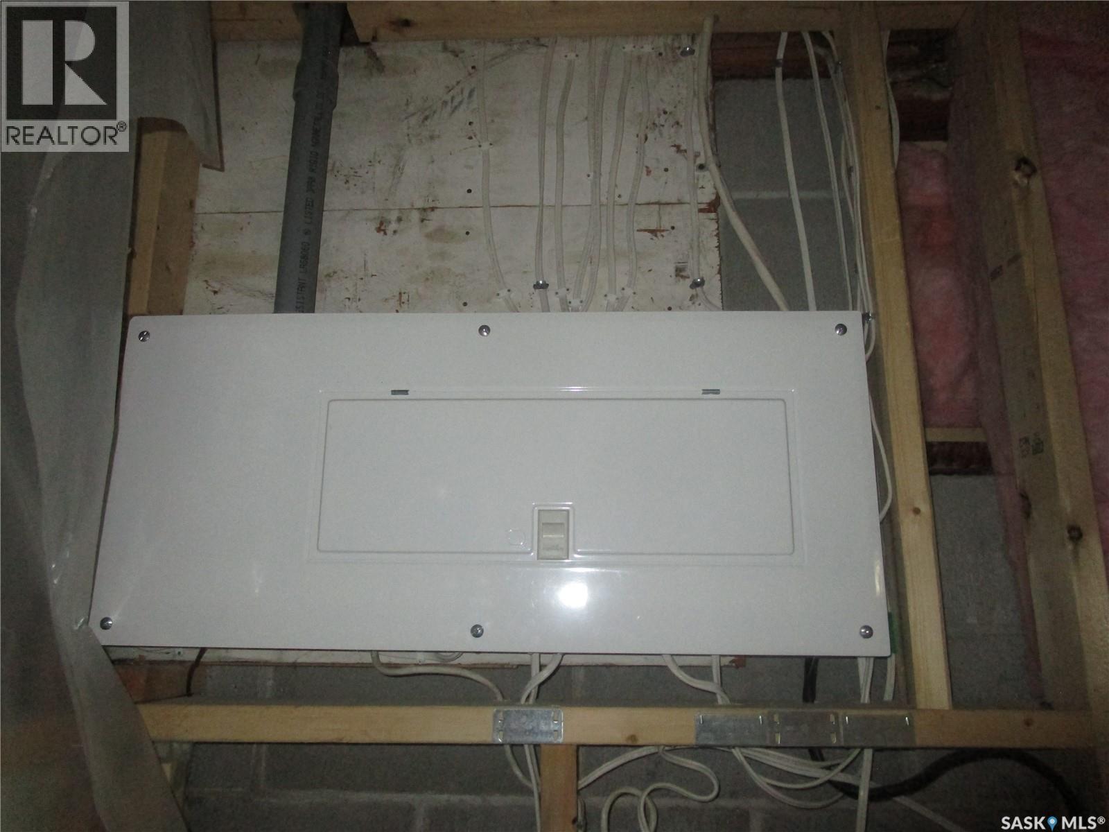 2011 1St Street S, Rockglen, SK - Indoor