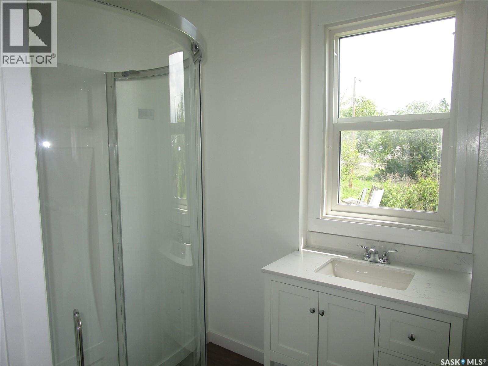 2011 1St Street S, Rockglen, SK - Indoor Photo Showing Bathroom