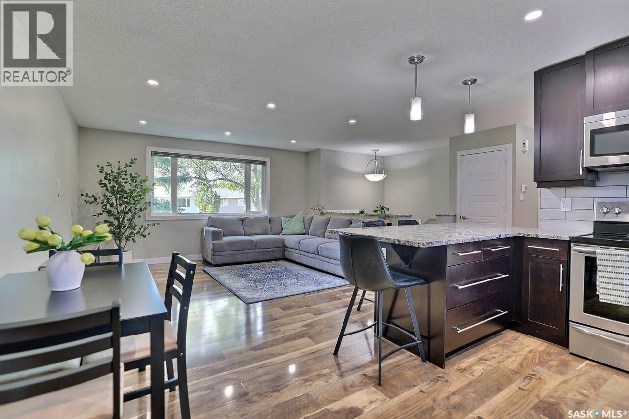 6918 1St Avenue N, Regina, SK - Indoor