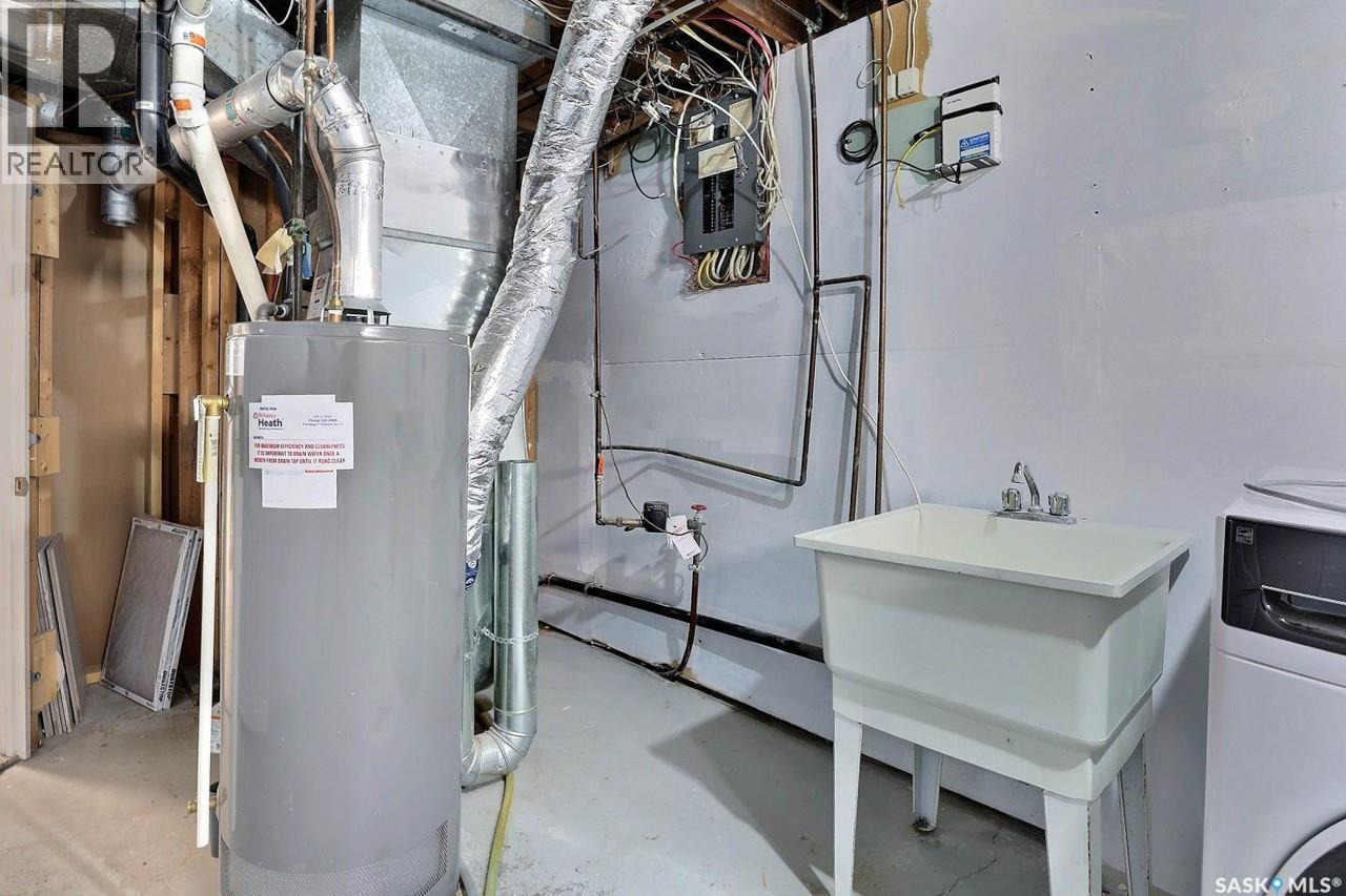 6918 1St Avenue N, Regina, SK - Indoor Photo Showing Basement