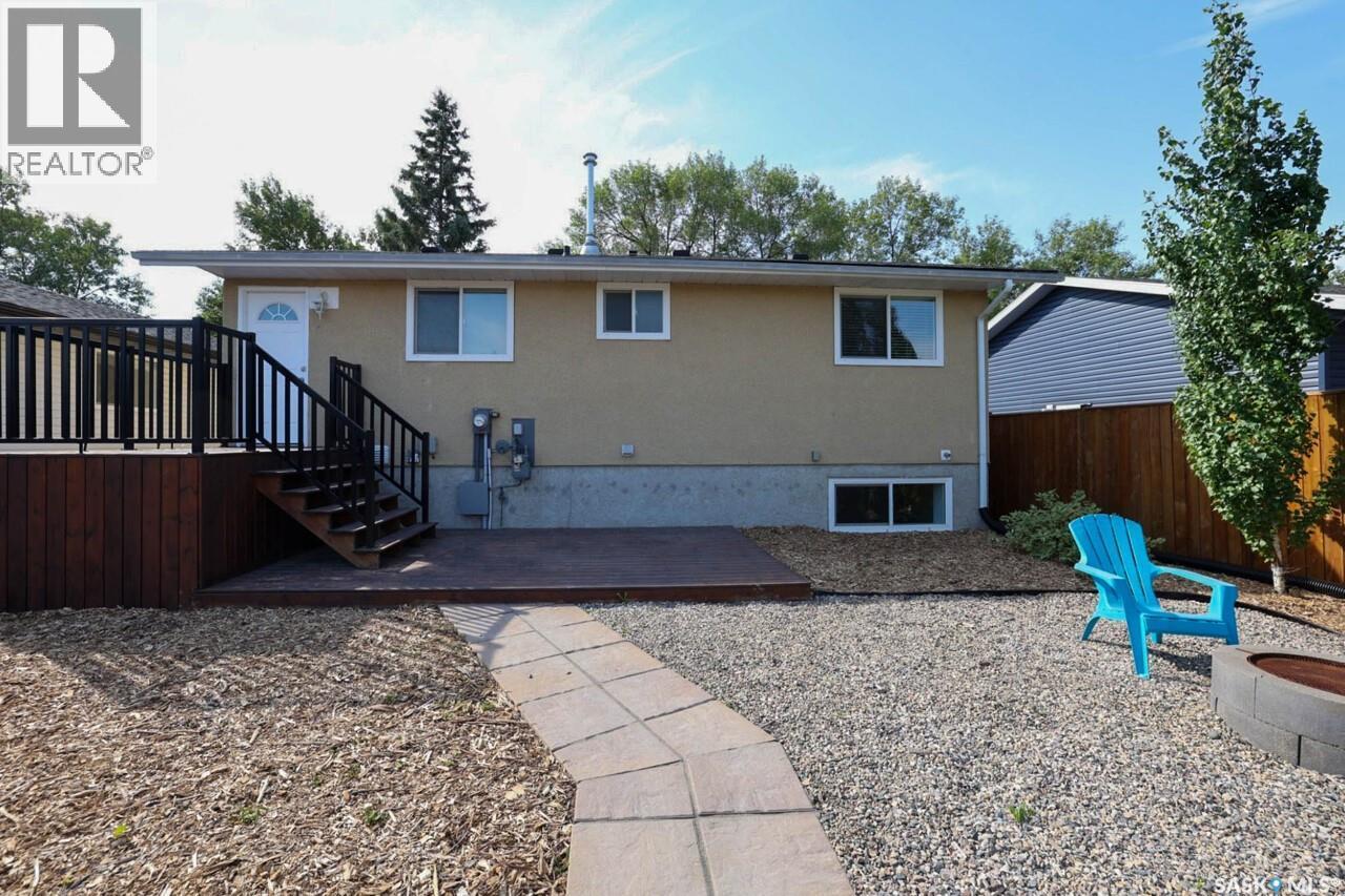 6918 1St Avenue N, Regina, SK - Outdoor With Exterior