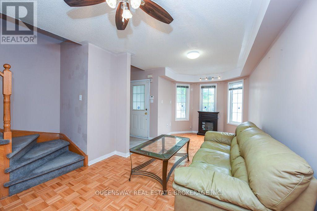 46 Thunderbird Trail, Brampton, ON - Indoor Photo Showing Other Room