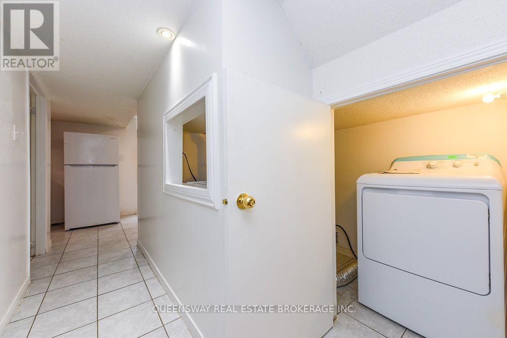 46 Thunderbird Trail, Brampton, ON - Indoor Photo Showing Laundry Room