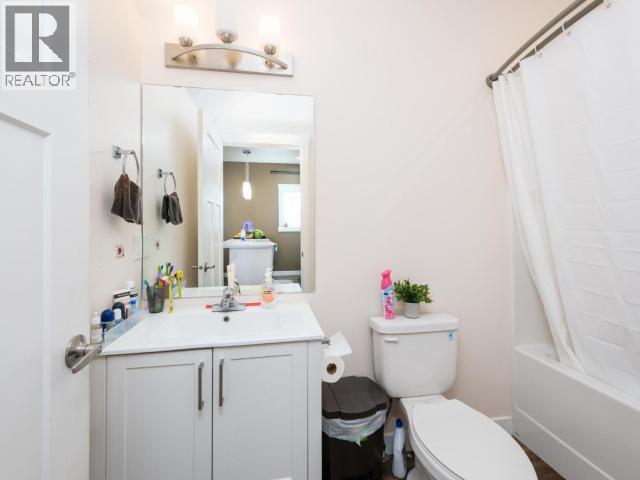 116-25 Gleaner Avenue, Whitehorse, YT - Indoor Photo Showing Bathroom