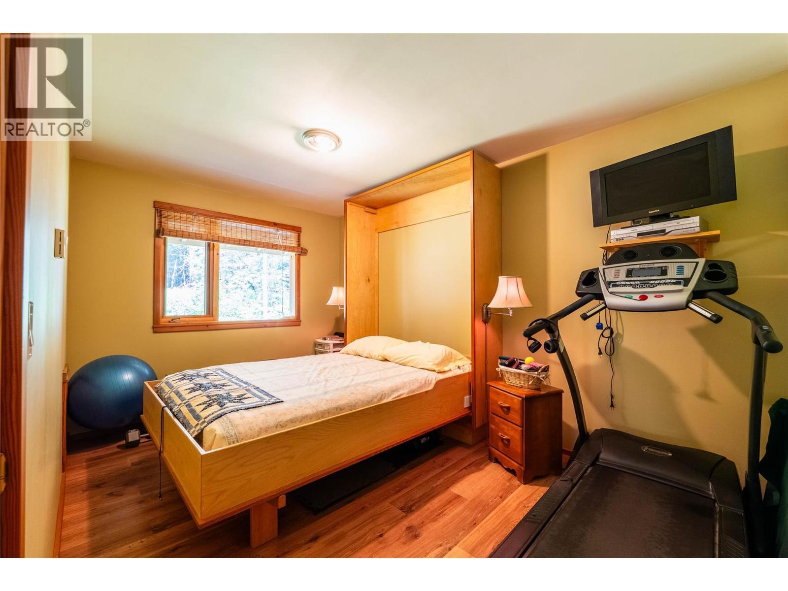 541 Bear Road, Salmo, BC - Indoor Photo Showing Other Room