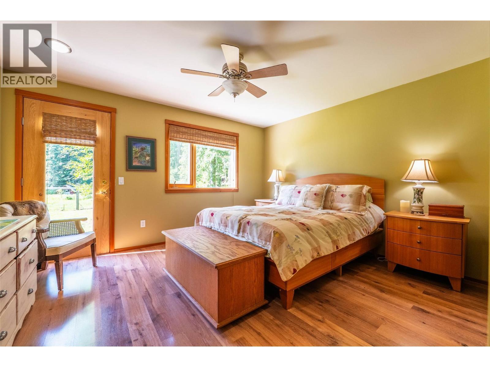 541 Bear Road, Salmo, BC - Indoor Photo Showing Bedroom