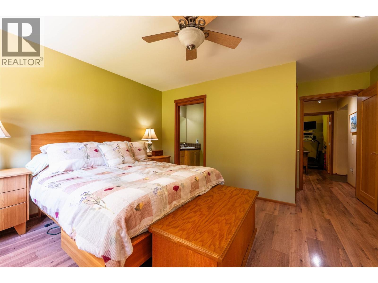 541 Bear Road, Salmo, BC - Indoor Photo Showing Bedroom
