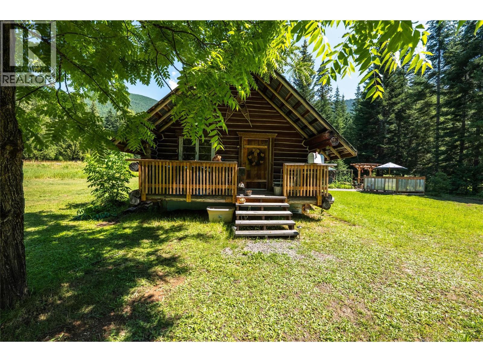 541 Bear Road, Salmo, BC - Outdoor