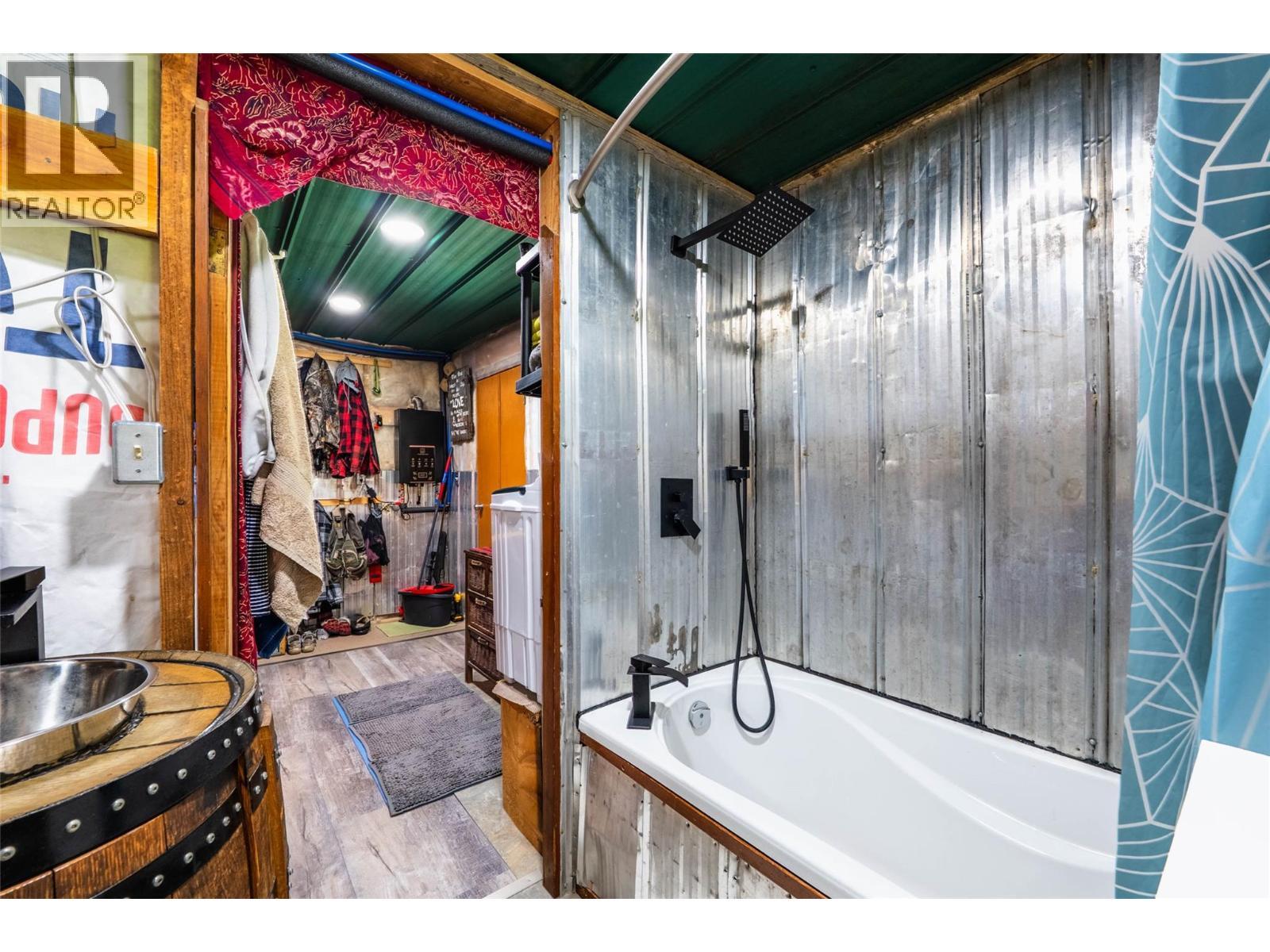 541 Bear Road, Salmo, BC - Indoor