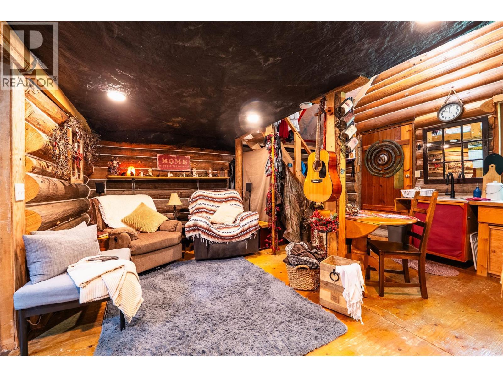 541 Bear Road, Salmo, BC - Indoor Photo Showing Other Room