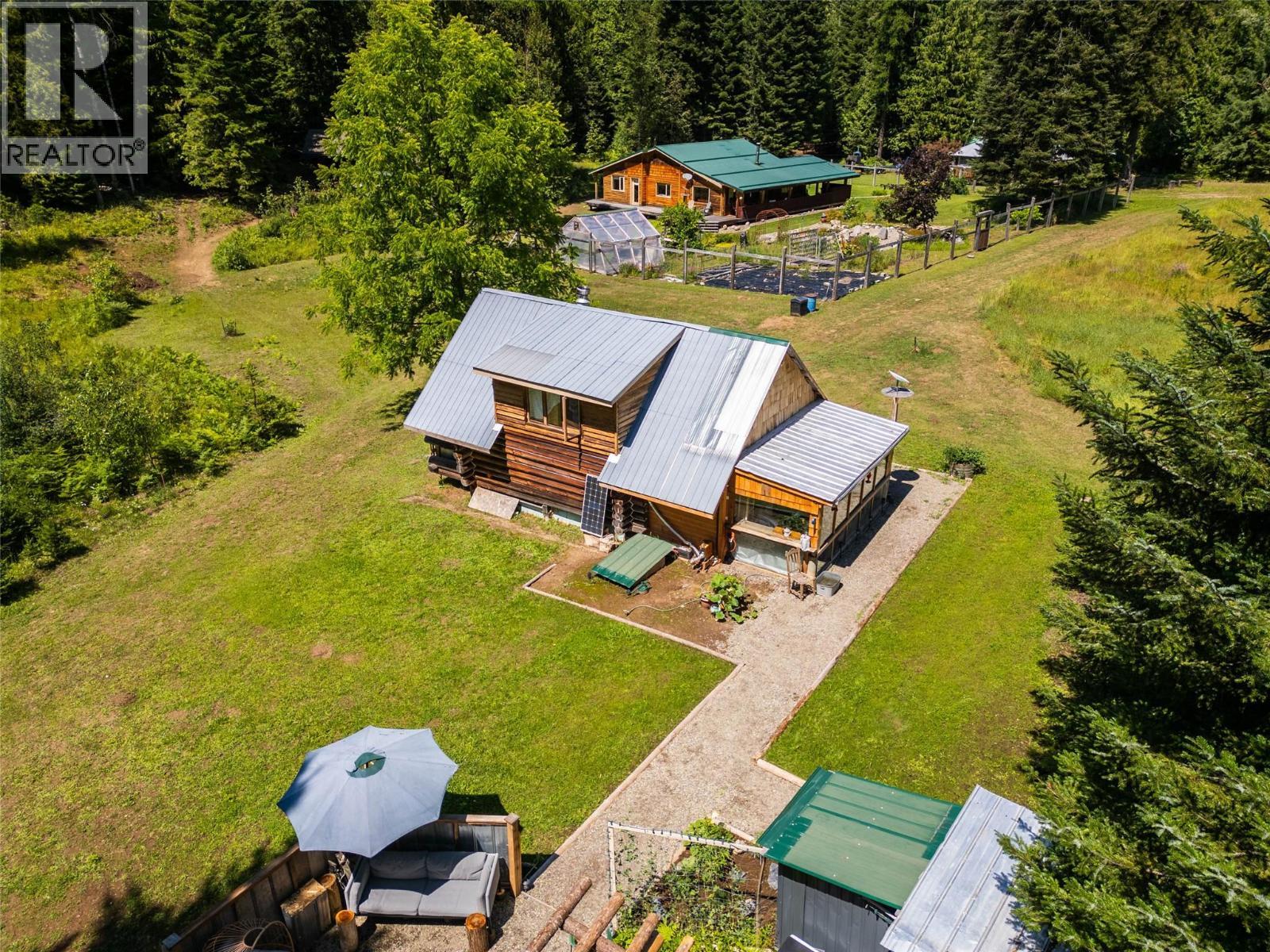 541 Bear Road, Salmo, BC - Outdoor