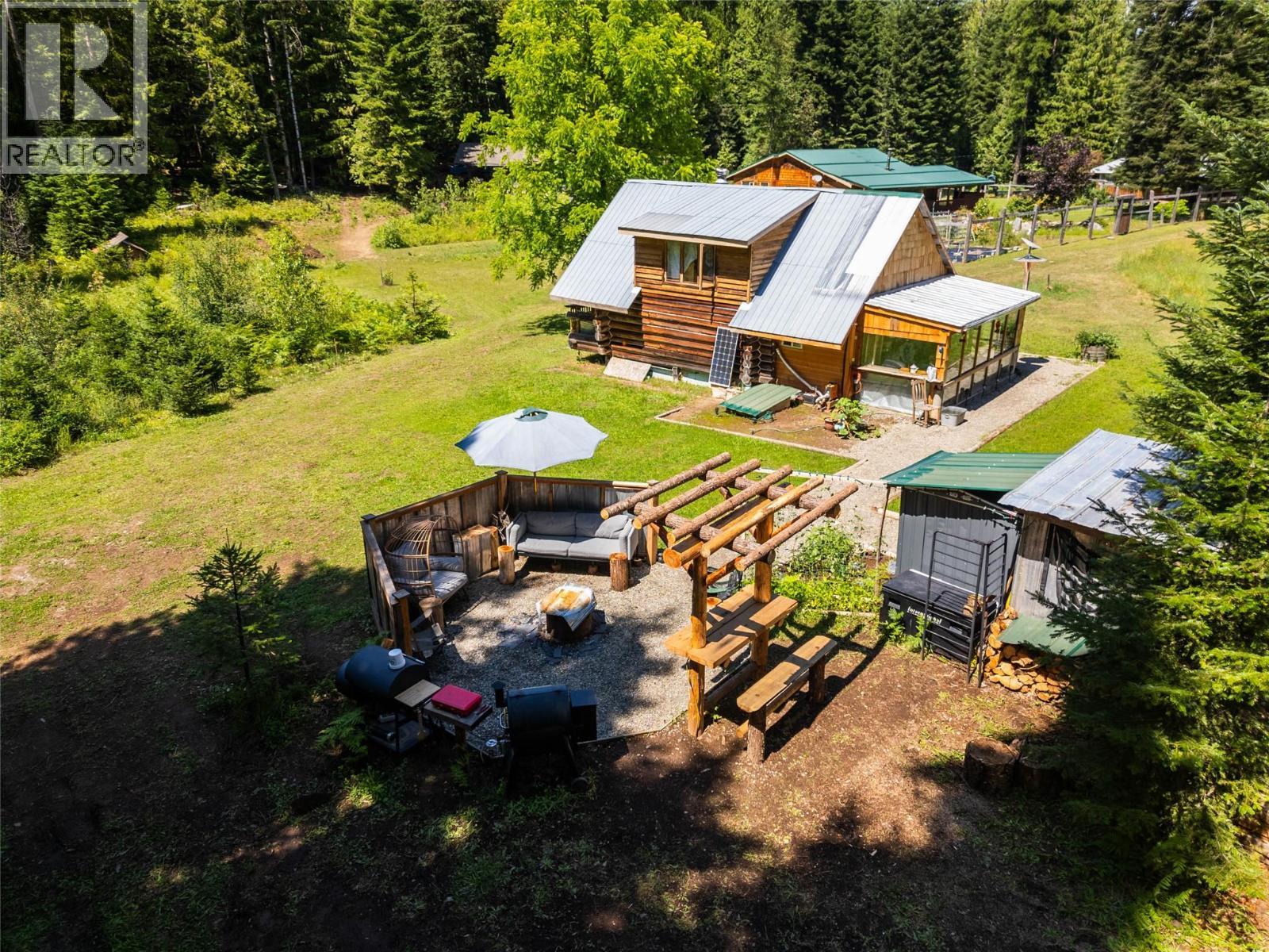 541 Bear Road, Salmo, BC - Outdoor