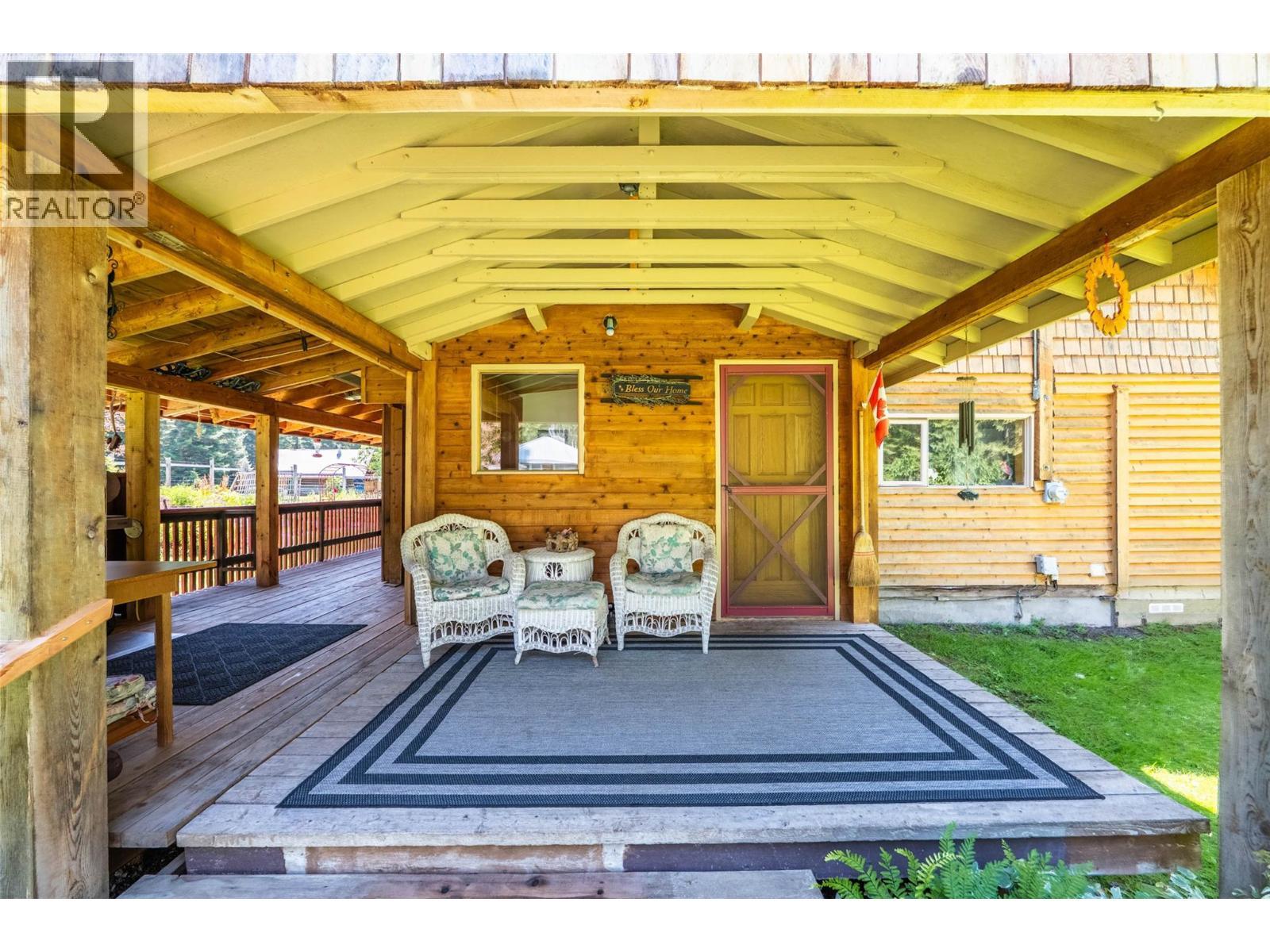 541 Bear Road, Salmo, BC - Outdoor With Exterior