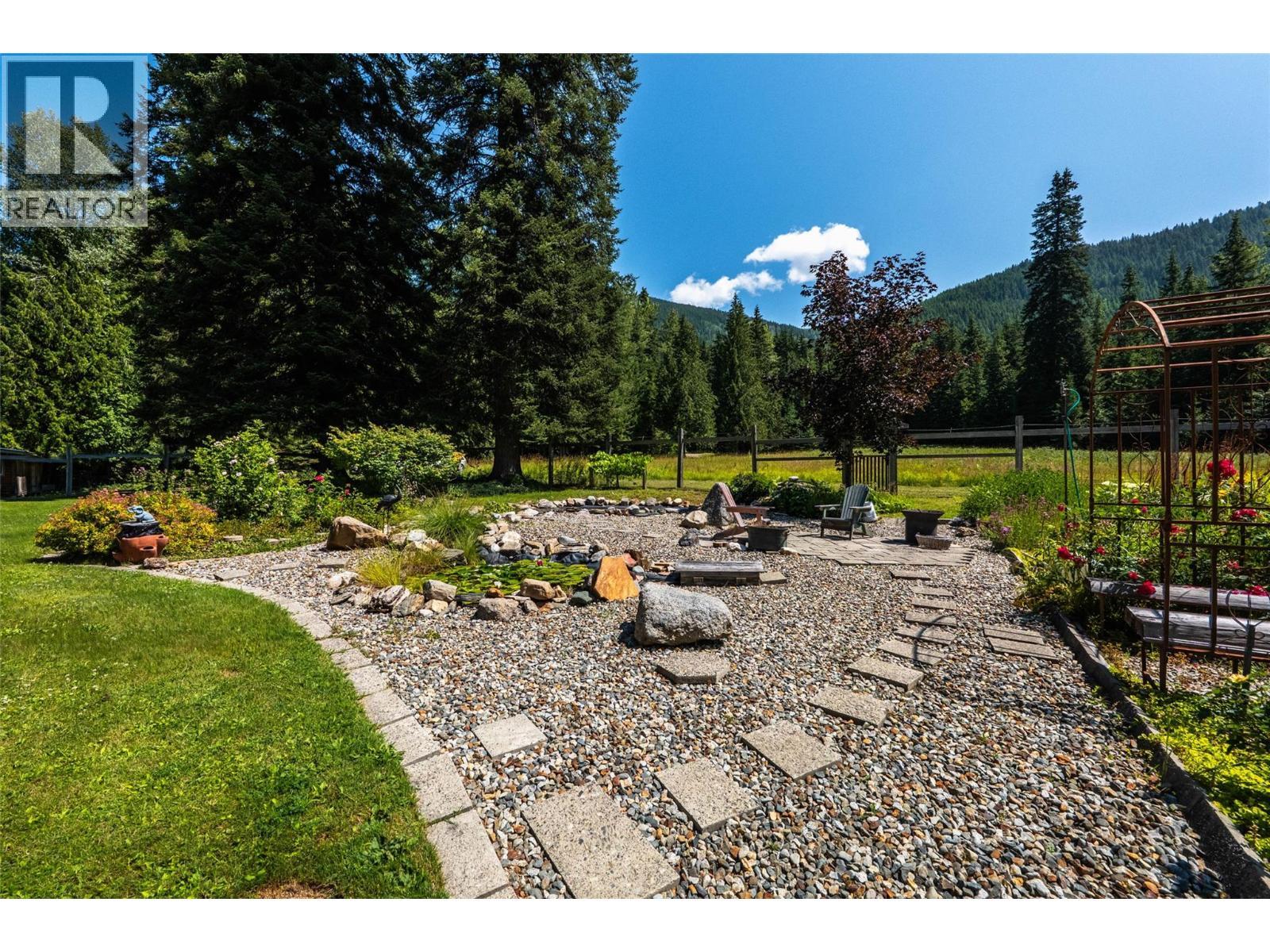 541 Bear Road, Salmo, BC - Outdoor