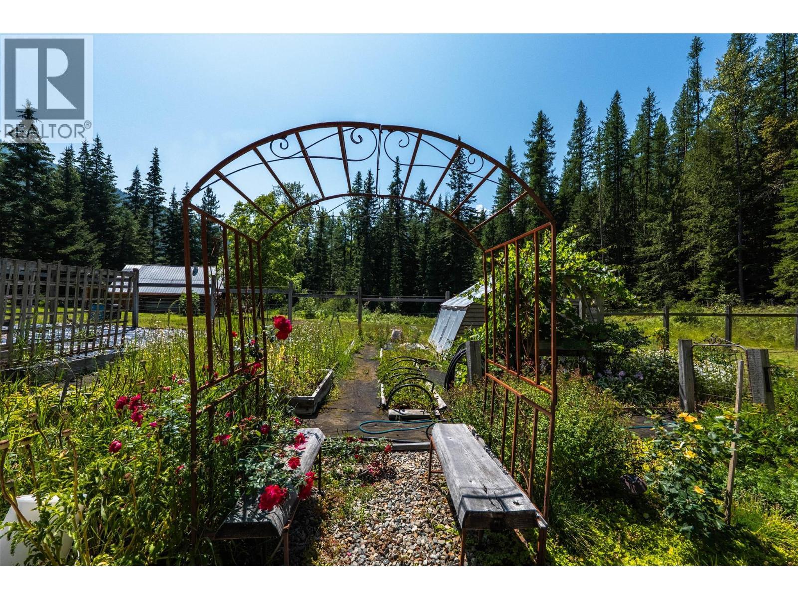 541 Bear Road, Salmo, BC - Outdoor