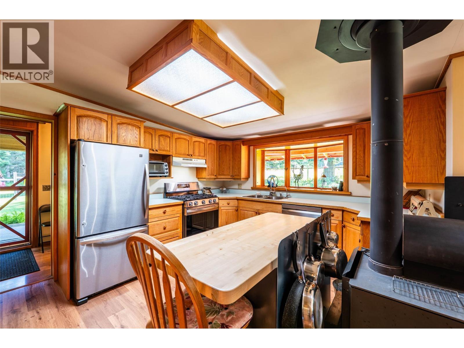 541 Bear Road, Salmo, BC - Indoor