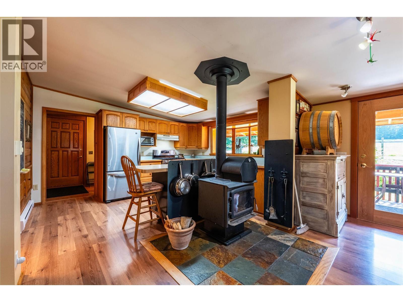 541 Bear Road, Salmo, BC - Indoor
