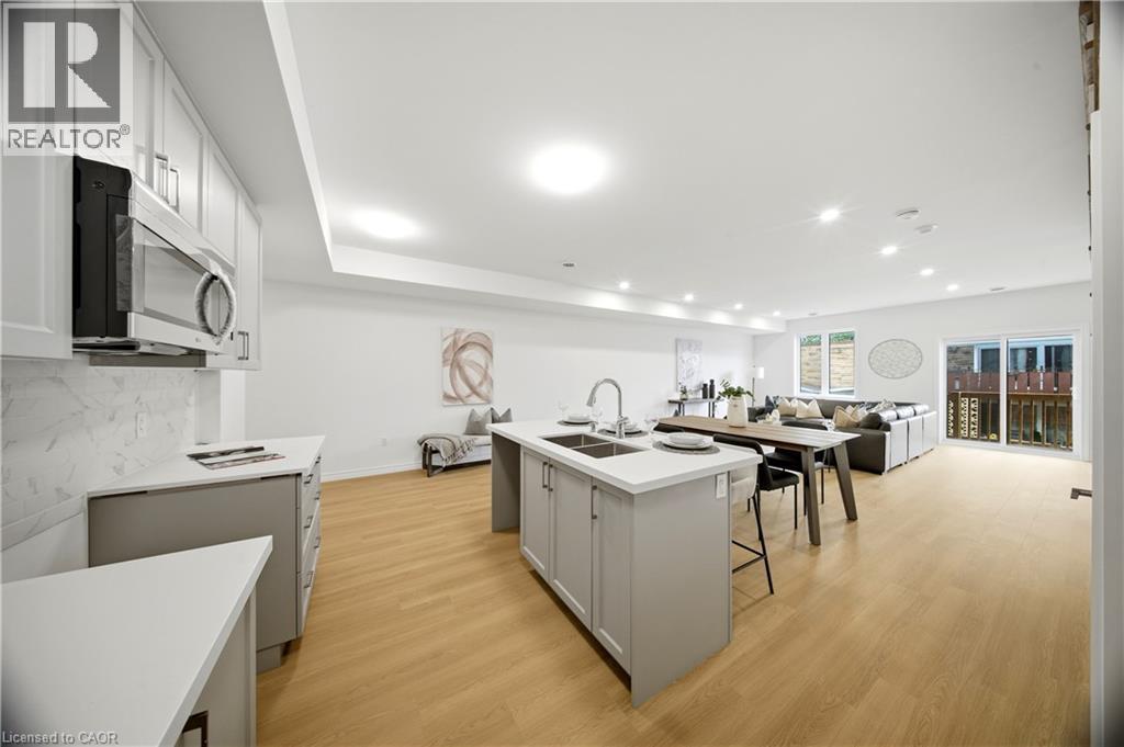 2 Slessor Boulevard Unit# 12, Grimsby, ON - Indoor Photo Showing Kitchen With Double Sink
