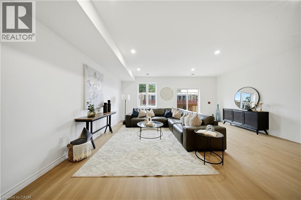 2 Slessor Boulevard Unit# 12, Grimsby, ON - Indoor
