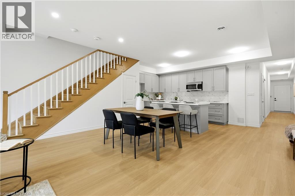 2 Slessor Boulevard Unit# 12, Grimsby, ON - Indoor Photo Showing Dining Room