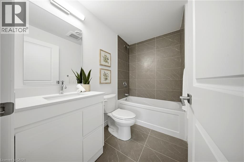 2 Slessor Boulevard Unit# 12, Grimsby, ON - Indoor Photo Showing Bathroom