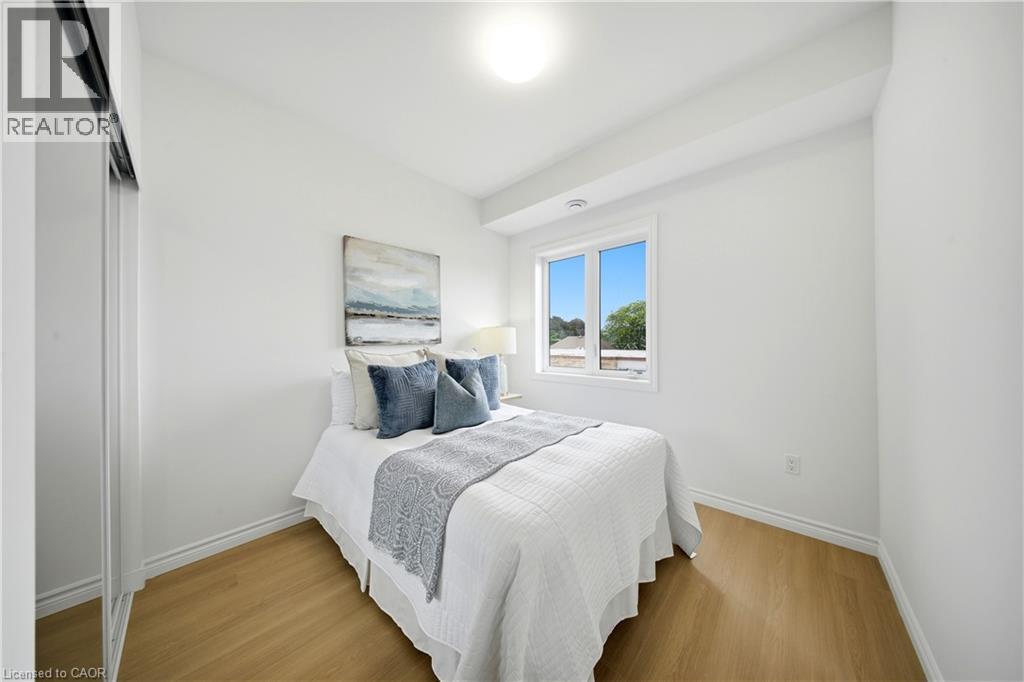 2 Slessor Boulevard Unit# 12, Grimsby, ON - Indoor Photo Showing Bedroom