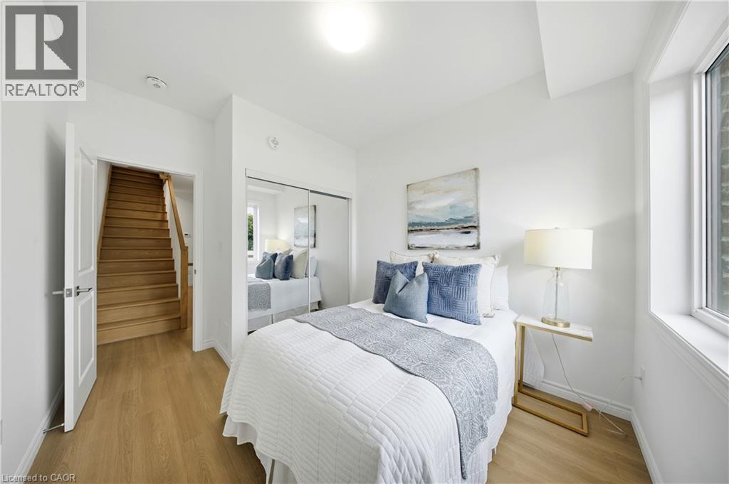 2 Slessor Boulevard Unit# 12, Grimsby, ON - Indoor Photo Showing Bedroom