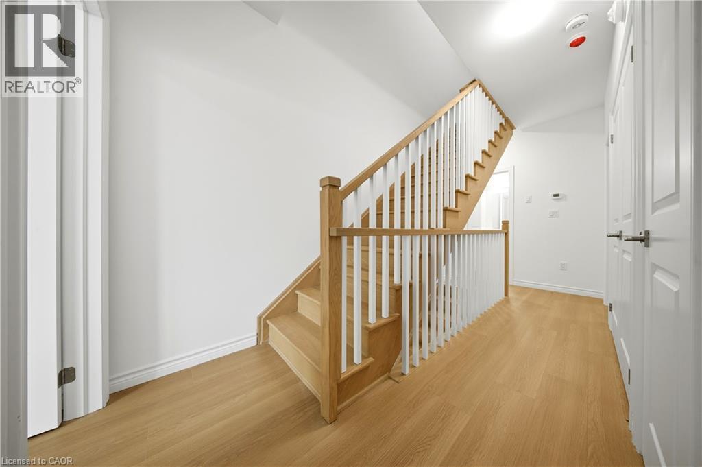2 Slessor Boulevard Unit# 12, Grimsby, ON - Indoor Photo Showing Other Room
