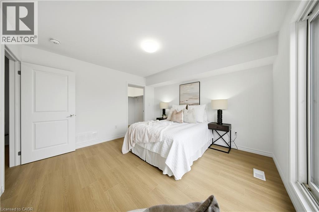2 Slessor Boulevard Unit# 12, Grimsby, ON - Indoor Photo Showing Bedroom
