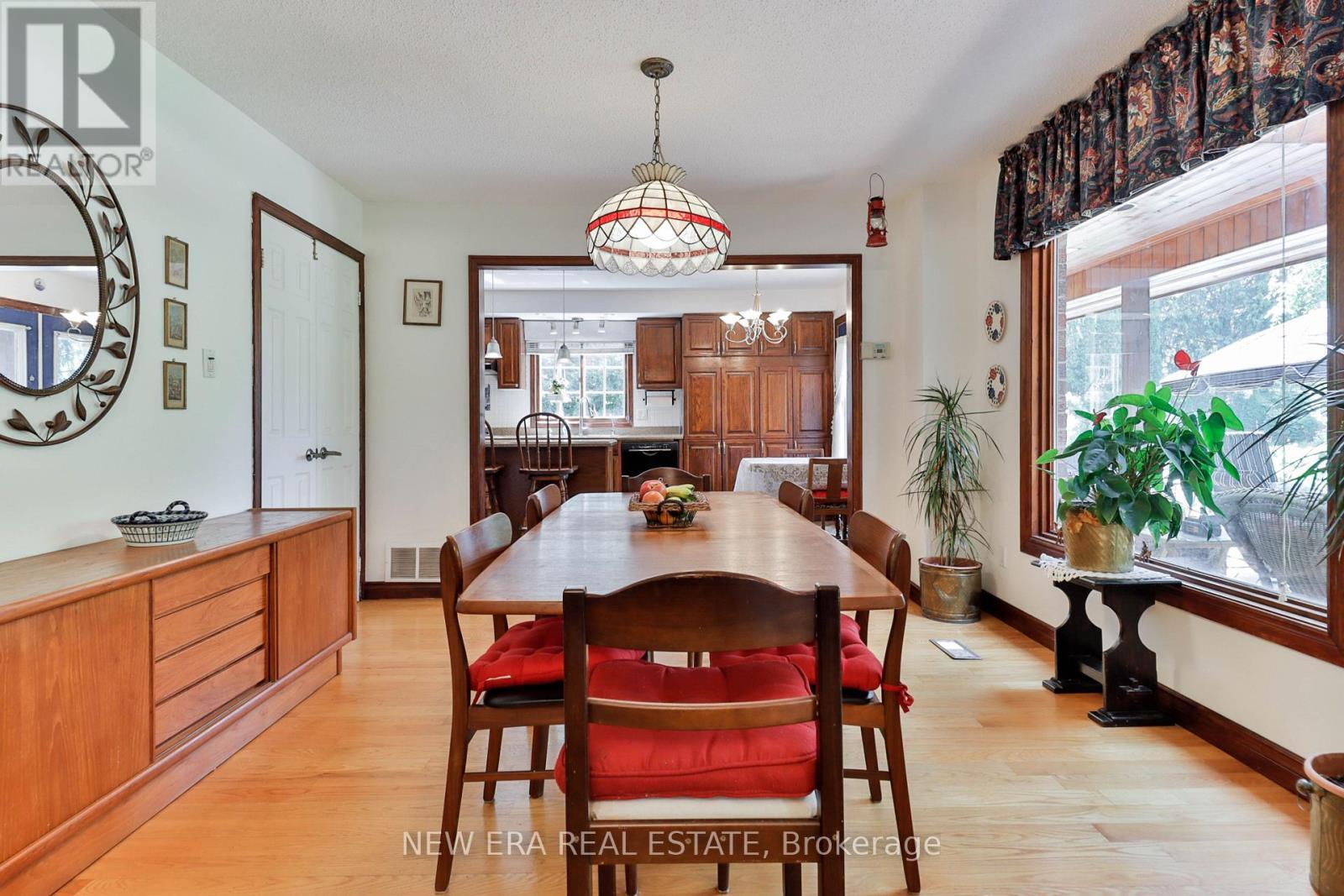 37 Glenthorne Drive, Toronto, ON - Indoor Photo Showing Dining Room