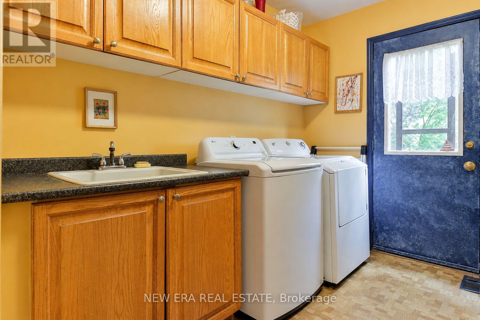 37 Glenthorne Drive, Toronto, ON - Indoor Photo Showing Laundry Room