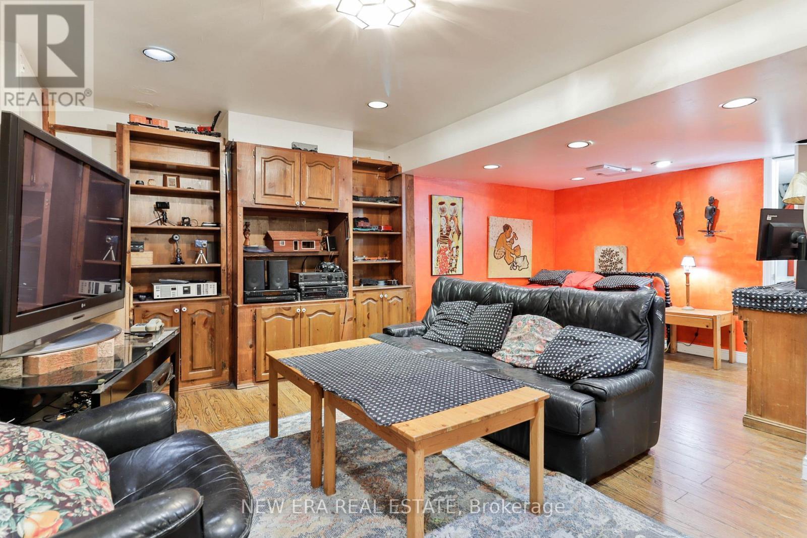 37 Glenthorne Drive, Toronto, ON - Indoor