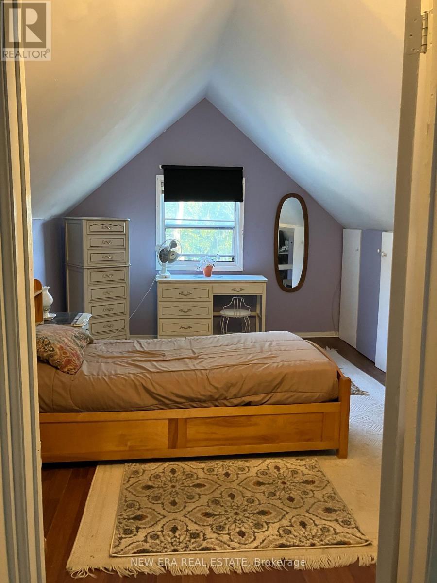 37 Glenthorne Drive, Toronto, ON - Indoor Photo Showing Bedroom