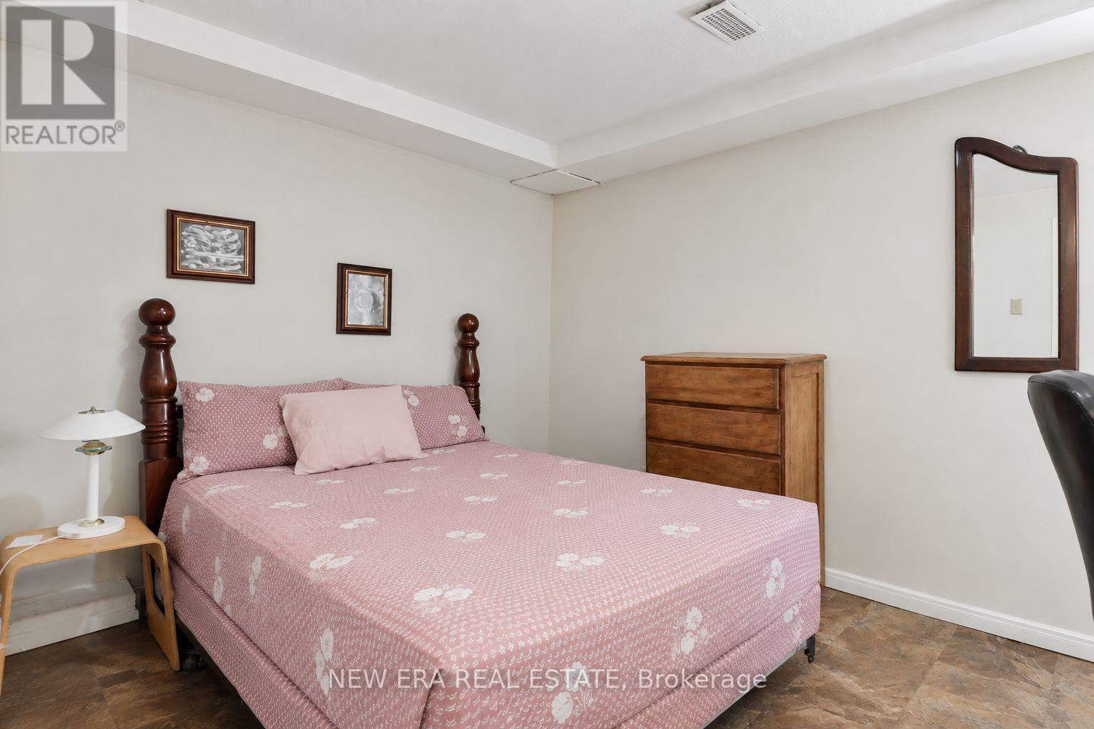 37 Glenthorne Drive, Toronto, ON - Indoor Photo Showing Bedroom