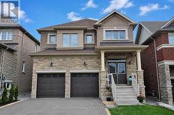 232 FREDERICK CURRAN LANE Newmarket, ON L3X 3J3