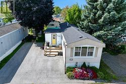 4586 MARY LANE Lincoln, ON L3J 0W1