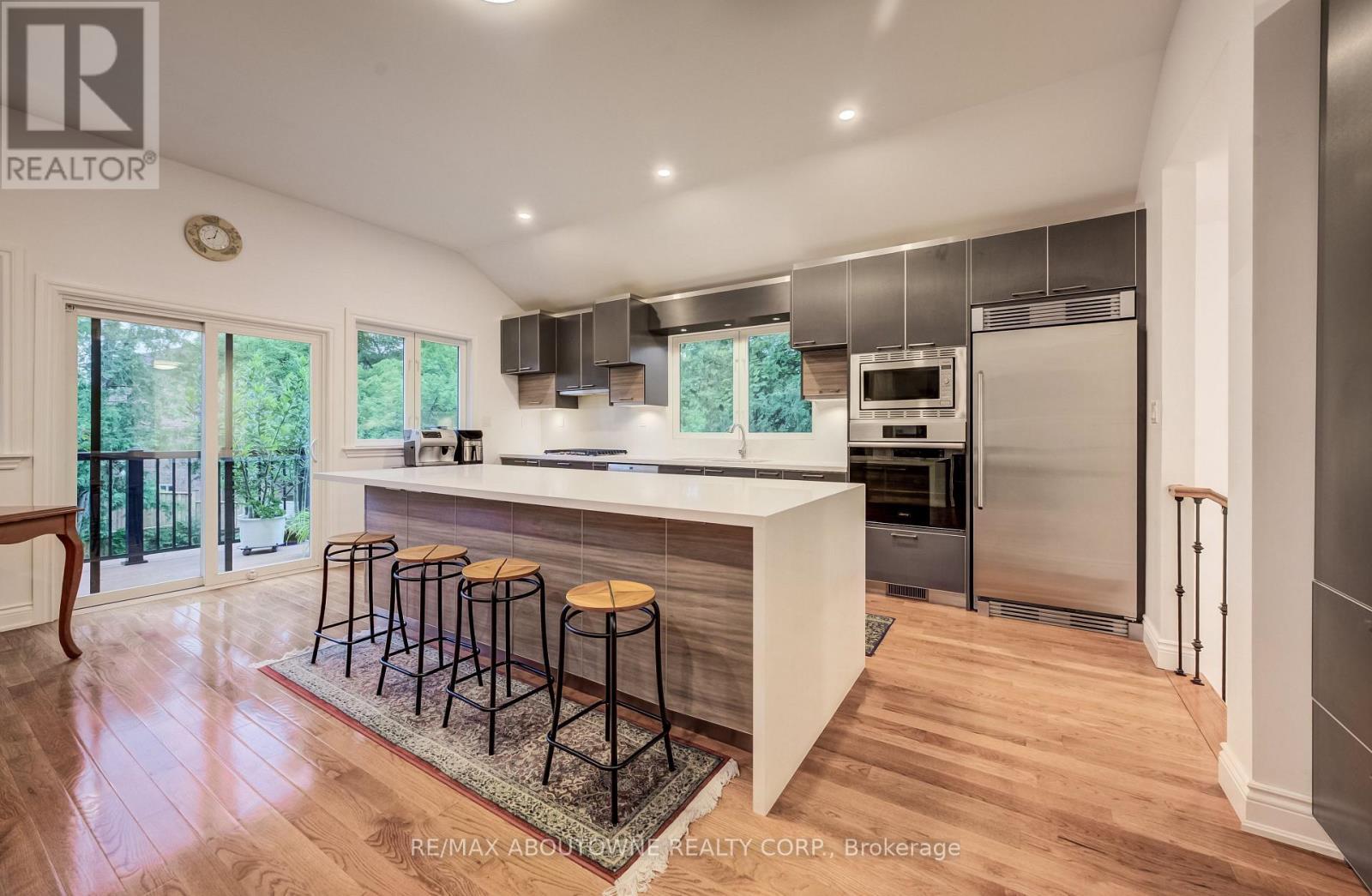 3091 Parkerhill Road, Mississauga, ON - Indoor Photo Showing Kitchen