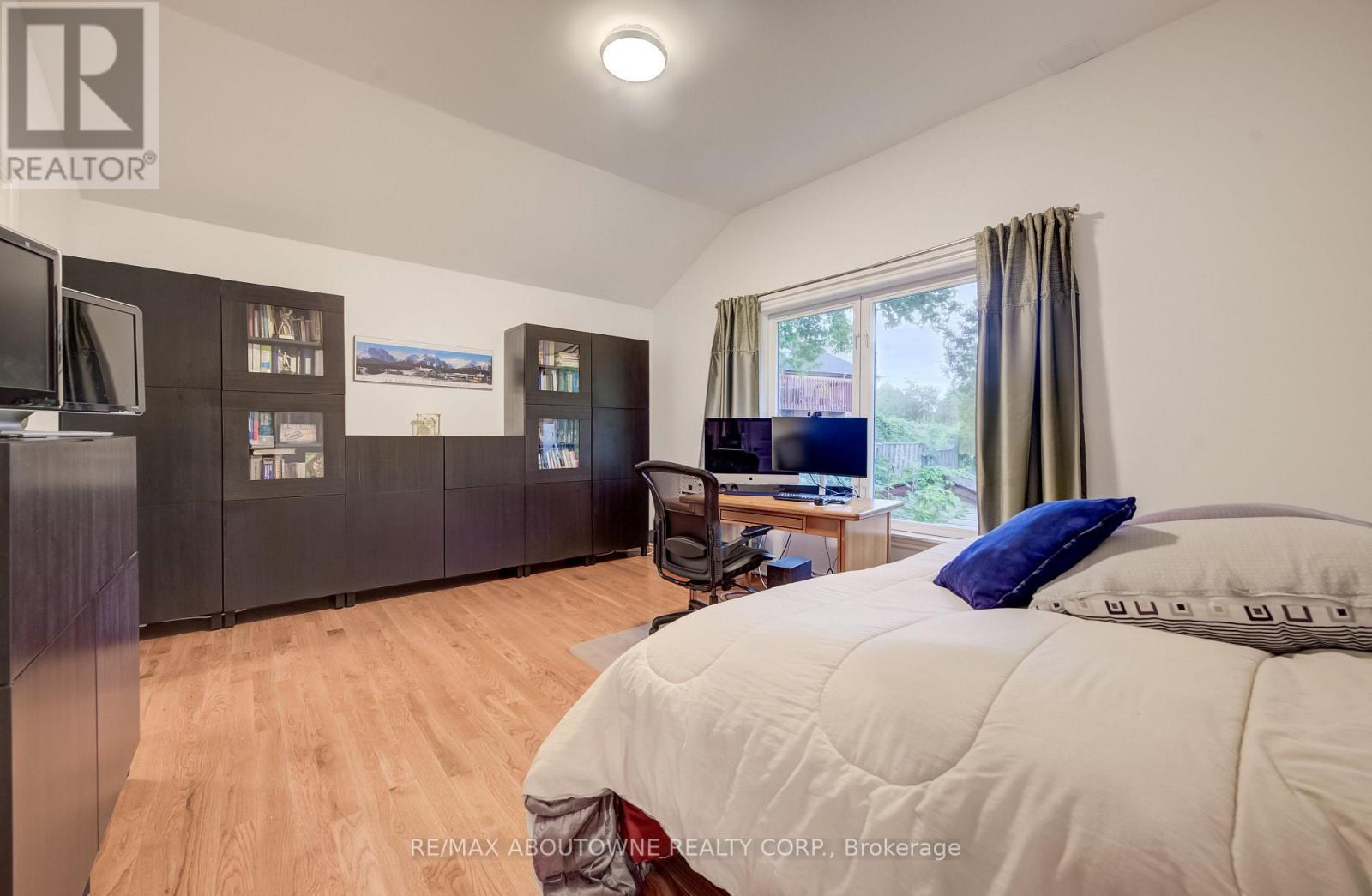 3091 Parkerhill Road, Mississauga, ON - Indoor Photo Showing Bedroom