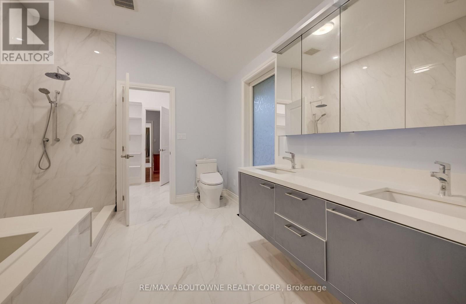 3091 Parkerhill Road, Mississauga, ON - Indoor Photo Showing Bathroom
