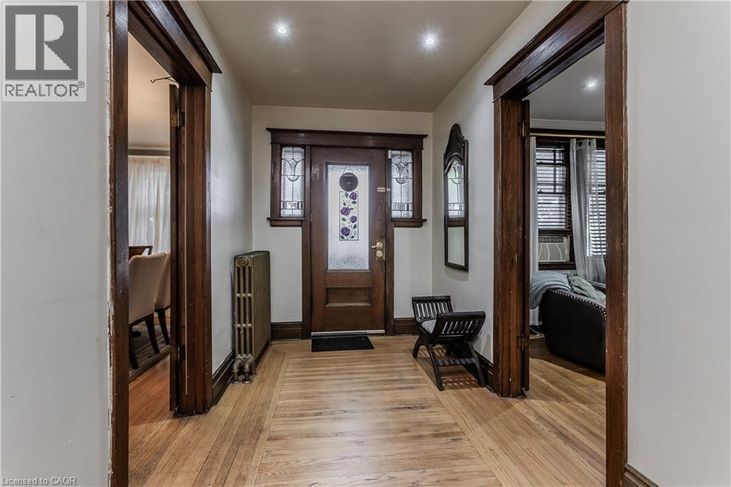 1088 King Street E, Hamilton, ON - Indoor Photo Showing Other Room
