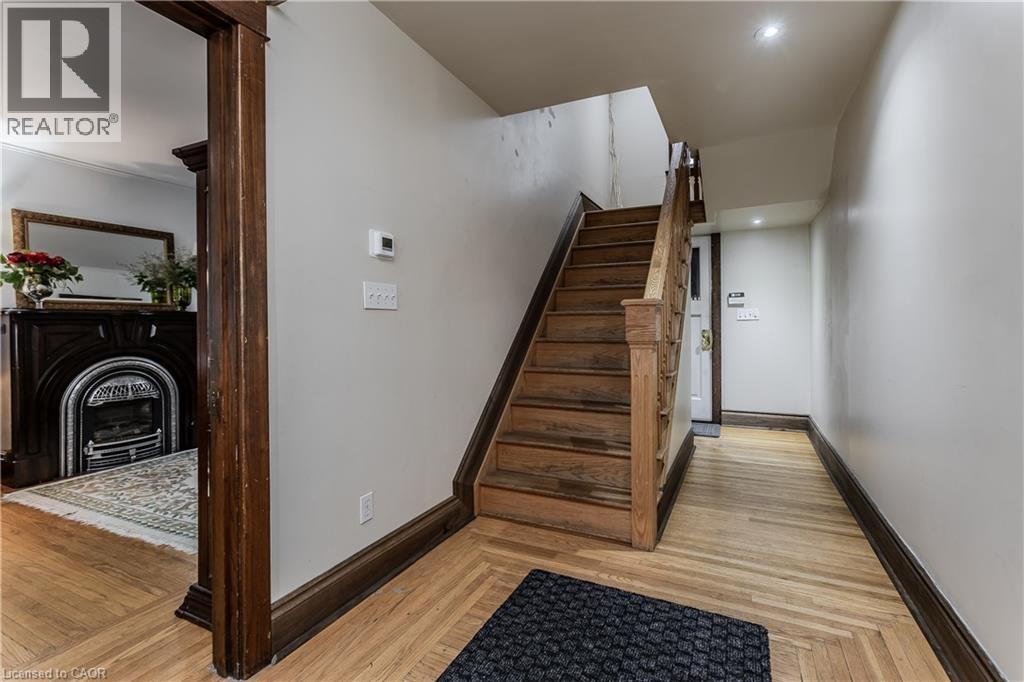 1088 King Street E, Hamilton, ON - Indoor Photo Showing Other Room