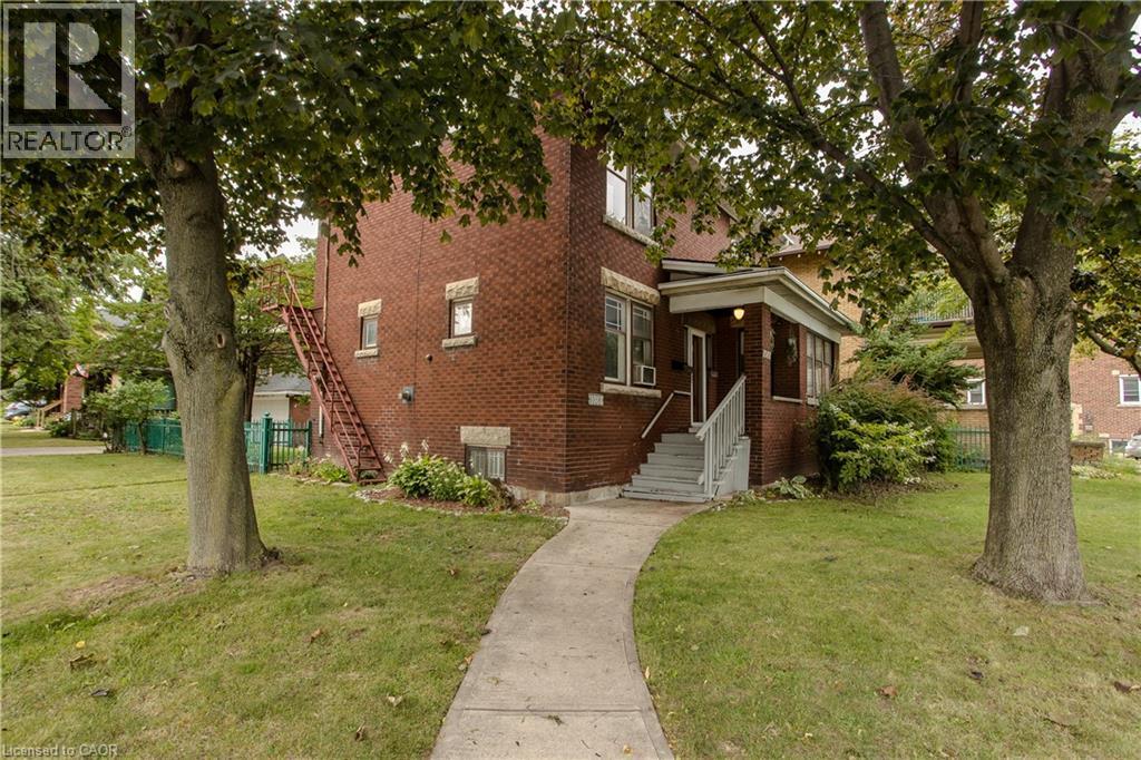 1088 King Street E, Hamilton, ON - Outdoor