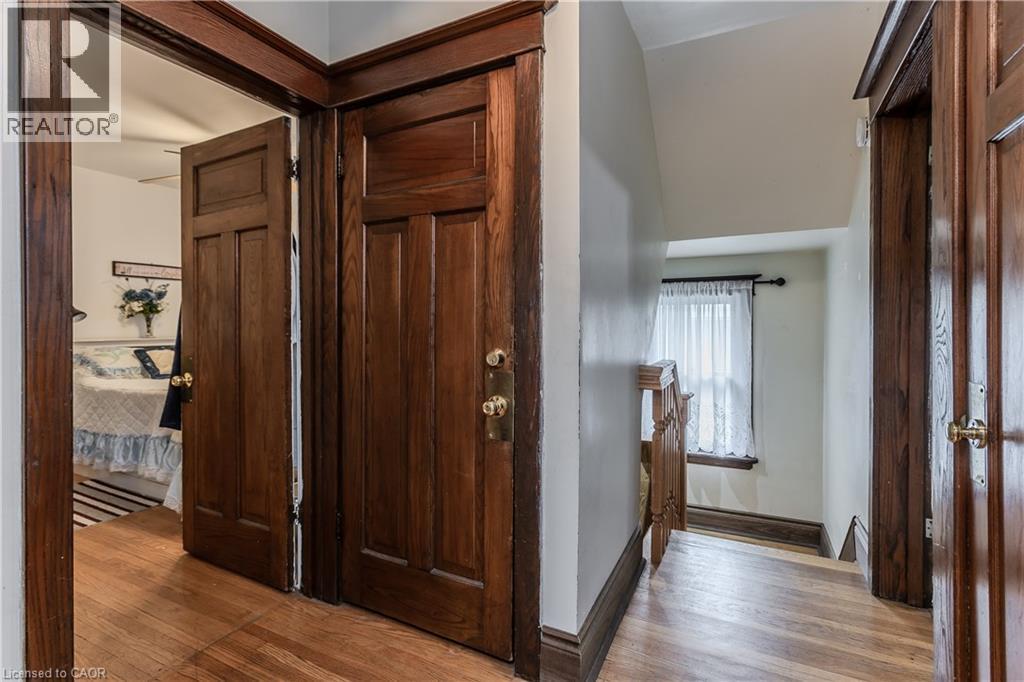 1088 King Street E, Hamilton, ON - Indoor Photo Showing Other Room