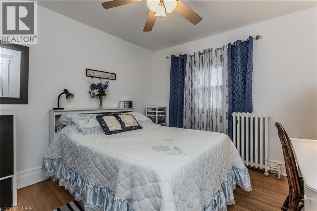 1088 King Street E, Hamilton, ON - Indoor Photo Showing Bedroom