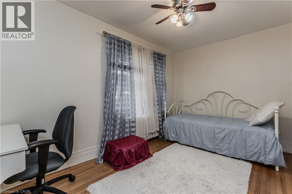 1088 King Street E, Hamilton, ON - Indoor