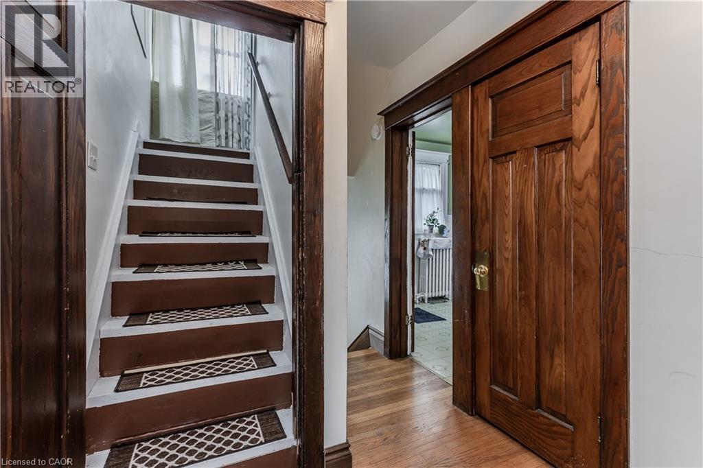 1088 King Street E, Hamilton, ON - Indoor Photo Showing Other Room
